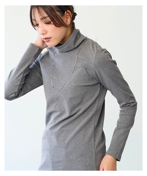 nissen（ニッセン）の「綿１００％フライス素材タートルネック長袖Ｔシャツ（UVカット）＜大きいサイズ有＞（Tシャツ/カットソー・レディース・黒/オフホワイト/グレージュ/杢チャコールグレー/ネイビー/ライムグリーン/トープ/ディープグリーン/パープル・L/LL/3L/4L/5L/6L/8L/10L/S/M）」の3枚目の写真