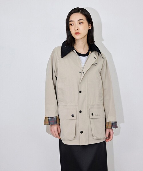 ADAM ET ROPE'(アダムエロペ)の「【Barbour for ADAM ET ROPE'】別注Shirring Bedale(その他アウター・レディース・ブラック/ベージュ・34/36)」の4枚目の写真