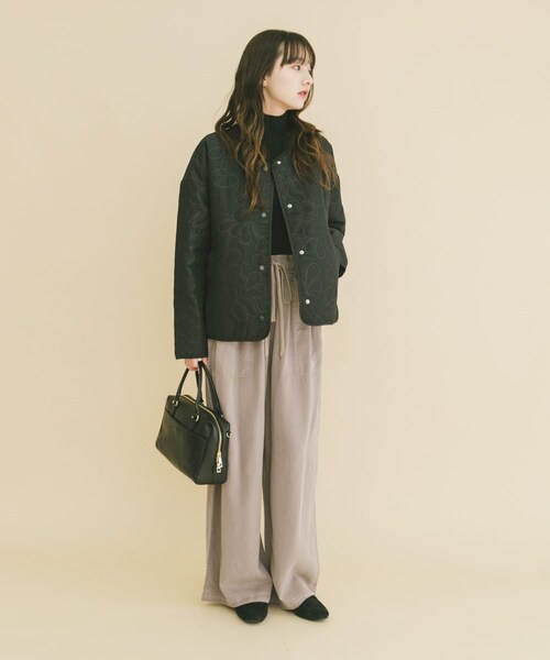 ITEMS URBANRESEARCH(アイテムズ アーバンリサーチ)の「ノーカラー中綿ブルゾン(ノーカラージャケット・レディース・BLK/BEG/BRN・FREE)」の9枚目の写真