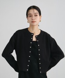ADAM ET ROPE'（アダムエロペ）の「【WEB限定】ブルジョンボタンクルーネックカーディガン（カーディガン/ボレロ・レディース）」