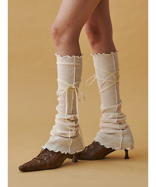 jouetie（ジュエティ）の「レースアップレッグウォーマー（ソックス/靴下・レディース・アイボリー/グレー/ブラック・F）」の2枚目の写真
