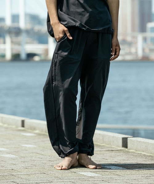 URBAN RESEARCH(アーバンリサーチ)の「『洗濯可/防シワ/撥水』COOL DOTS EASY PANTS(その他パンツ・メンズ・BLACK/CHARCOAL/NAVY・M/L)」の3枚目の写真