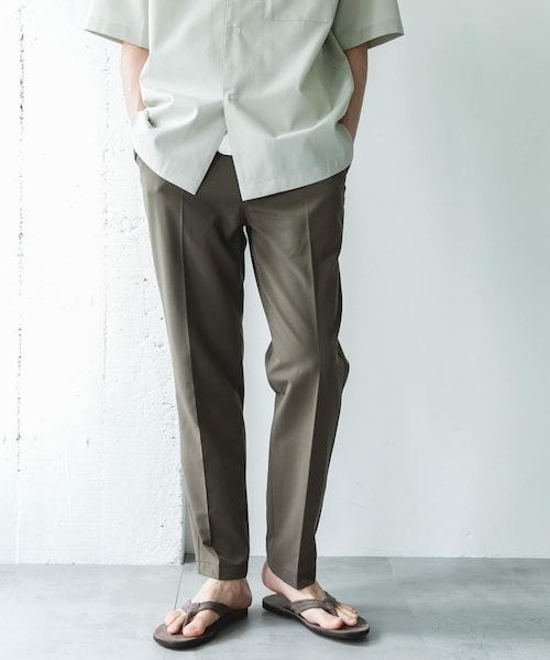 URBAN RESEARCH DOORS（アーバンリサーチドアーズ）の「サマーウールライクテーパードトラウザー（その他パンツ・メンズ・BLACK/CHARCOAL/GREIGE/KHAKI・S/M/L/XL）」の4枚目の写真