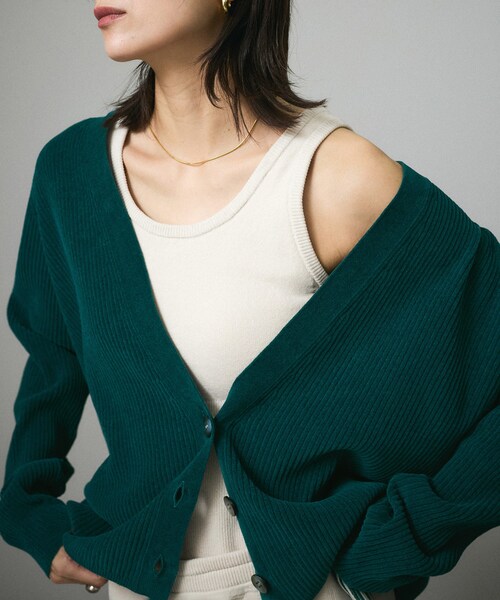 ADAM ET ROPE'（アダムエロペ）の「ブラパッド付タンクトップ-CreamyCotton /クリーミーコットン-（タンクトップ・レディース・ブラック/オフホワイト/グリーン・F）」の5枚目の写真