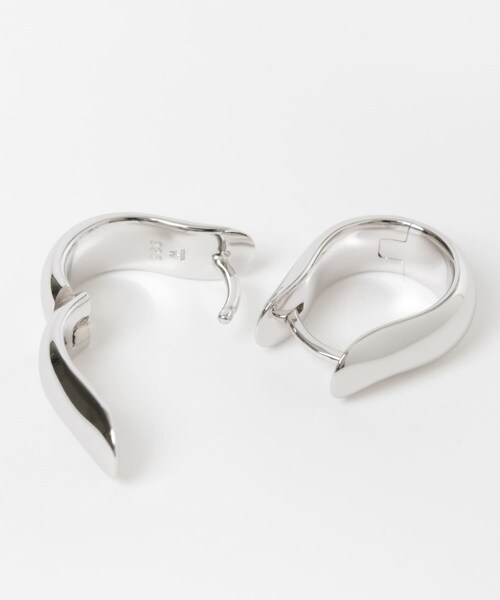 URBAN RESEARCH(アーバンリサーチ)の「Oyster Hoops Small(ピアス(両耳用)・レディース・SILVER・S)」の4枚目の写真