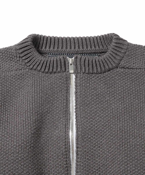 ADAM ET ROPE'(アダムエロペ)の「【KYOU/キョウ】WOOD Bulky Yarn Military Cardigan(カーディガン/ボレロ・メンズ・グレー・2)」の3枚目の写真