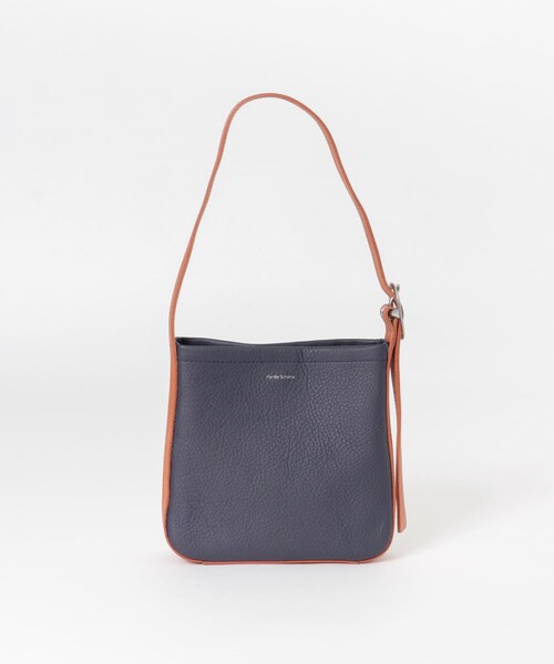 URBAN RESEARCH(アーバンリサーチ)の「Hender Scheme one side belt bag petit(ショルダーバッグ・メンズ・beige/navy・FREE)」の2枚目の写真