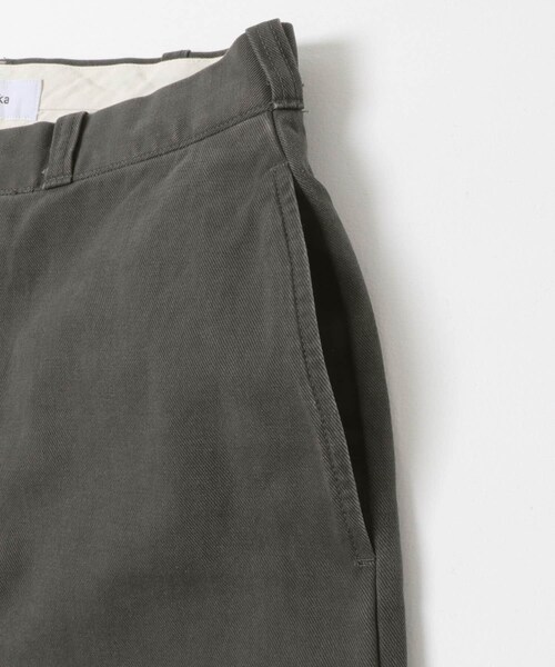 URBAN RESEARCH DOORS(アーバンリサーチドアーズ)の「marka U.S. ARMY CHINO TROUSERS(チノパンツ・メンズ・BEIGE/CHARCOAL・1/2)」の6枚目の写真