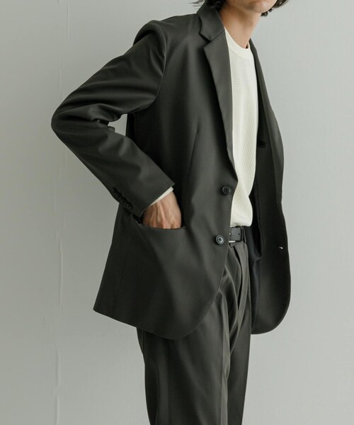 URBAN RESEARCH(アーバンリサーチ)の「RE:NAPES サテンジャケット(テーラードジャケット・メンズ・CHARCOAL/NAVY・M/L)」の4枚目の写真