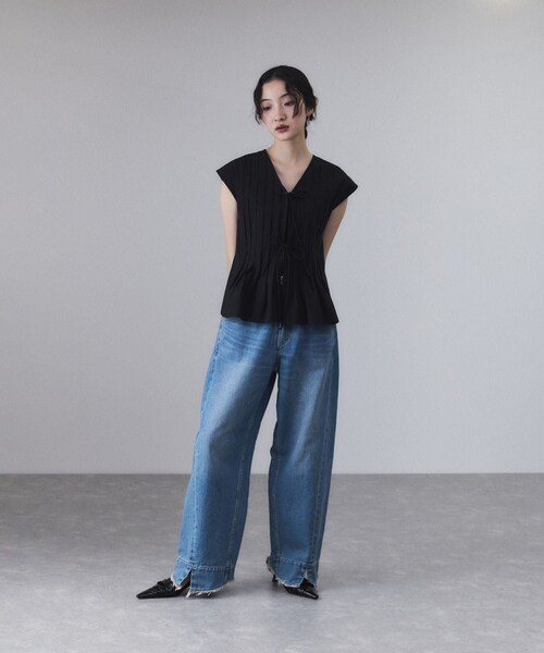 ADAM ET ROPE'（アダムエロペ）の「【定番】タックフレアジレブラウス（シャツ/ブラウス・レディース・ホワイト/ベージュ系/ネイビー系/ブラック・F）」の8枚目の写真