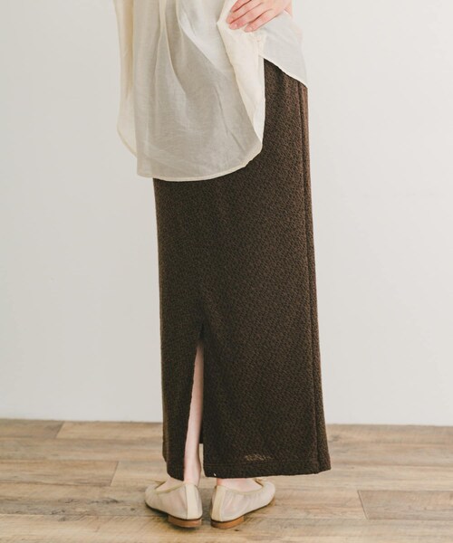ITEMS URBANRESEARCH(アイテムズ アーバンリサーチ)の「ジャガードタイトロングスカート(スカート・レディース・BRN/OFF/LVD・FREE)」の17枚目の写真