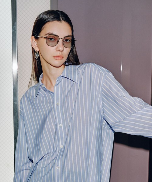 ADAM ET ROPE'（アダムエロペ）の「【Zoff｜ADAM ET ROPE'】SHIRTS (ZN262G01)（サングラス・レディース・ブラック/ゴールド/シルバー・F）」の4枚目の写真