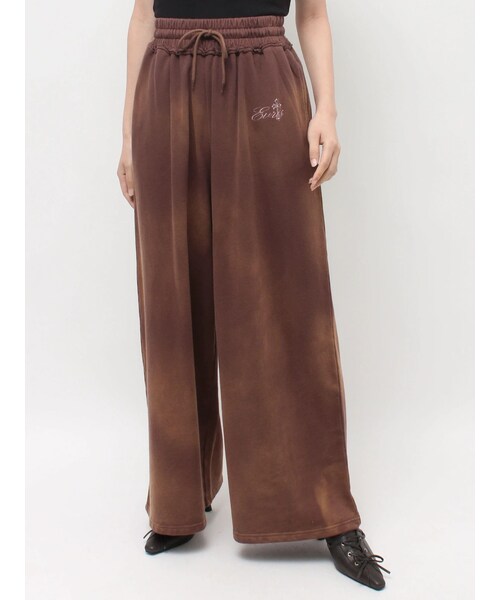 EVRIS（エヴリス）の「パウダースウェットワイドパンツ【セットアップ着用可能】（スウェットパンツ・レディース・アイボリー/ブラック/レッド/ブラウン・F）」の3枚目の写真