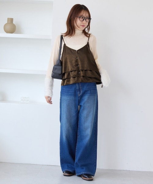 VIS（ビス）の「【WEB限定】サテンフリルビスチェ/2WAY（キャミソール・レディース・ブラック/ダークブラウン系/ベージュ系・F）」の5枚目の写真