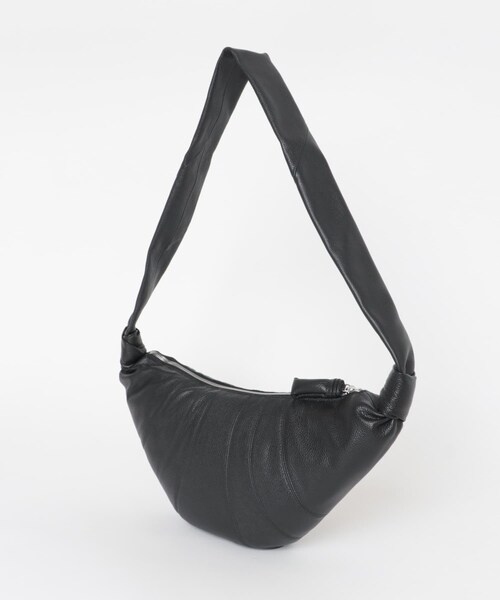 URBAN RESEARCH（アーバンリサーチ）の「LEMAIRE　MEDIUM CROISSANT BAG（ショルダーバッグ・レディース・CHOCOLATE/BLACK・-）」の4枚目の写真