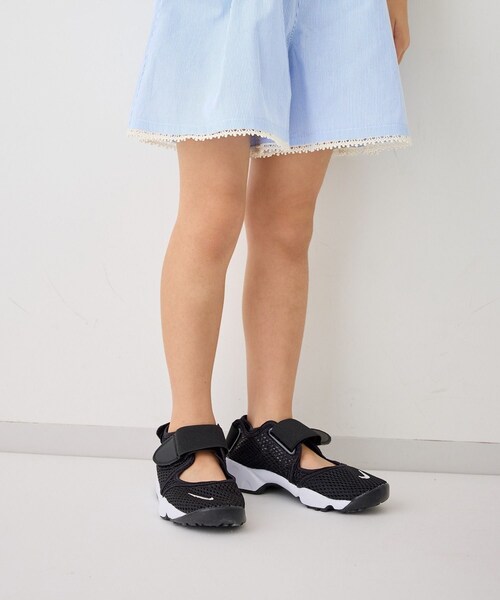ROPE' PICNIC(ロペピクニック)の「【一部店舗限定】【KIDS/キッズ】【NIKE/ナイキ】RIFT GS/PS(サンダル・キッズ・ブラック系・19/20/21/22)」の15枚目の写真