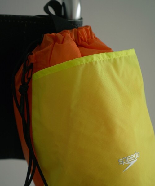 ADAM ET ROPE'（アダムエロペ）の「【公式サイト・実店舗限定】【Speedo×ADAM ET ROPE'】Water Proof Purse Bag（ショルダーバッグ・レディース・ブラック/カーキ/オレンジ・F）」の6枚目の写真