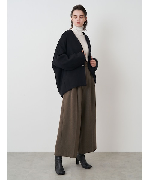 ELENDEEK（エレンディーク）の「FORM SHORT WOOL CT（ノーカラージャケット・レディース・ライトグレー/グレー/ブラック/アイスブルー・01/02）」の19枚目の写真