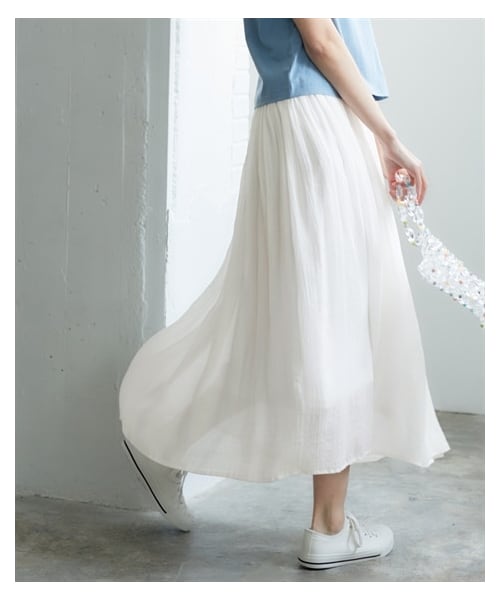 nissen（ニッセン）の「ふわり軽いエアリースラブスカート（選べる２レングス）＜大きいサイズ有＞（スカート・レディース・グレー/黒/ライトブルー/ベージュ/ライトグレー/テラコッタ/スモーキーグリーン/白/ピンク/ブルー/ダークオレンジ/ダークパープル/バーガンディ/ダークグリーン/チョコブラウン/※不要(色名変更あり)/モーブピンク/グリーン/ディープブルー/ライラック/【不要】ダークパープル:マキシ丈/ロイヤルブルー/【不要】テラコッタ/ブラッドオレンジ/【不要】バーガンディ/ローズピンク/マスタード/【不要】チョコブラウン/【不要】ライトブルー/【不要】ベージュ/【不要】ライトグレー・S/M/L/LL/3L/4L/5L/6L/8L/10L）」の7枚目の写真