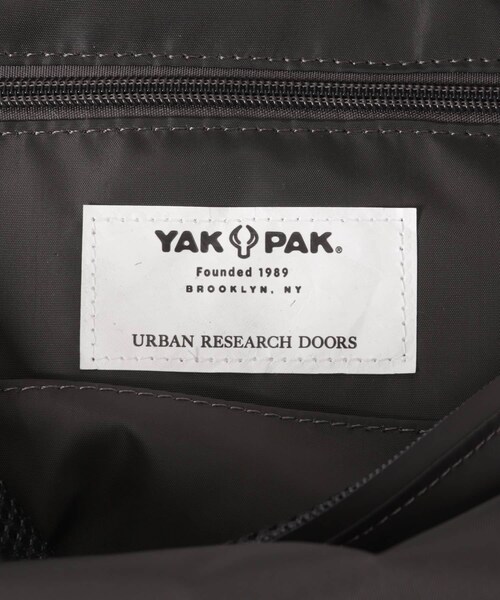 URBAN RESEARCH DOORS（アーバンリサーチドアーズ）の「『別注』YAKPAK×DOORS　SHOULDER BAG M（ショルダーバッグ・メンズ・BLACK/CHARCOAL/GRAY・-）」の21枚目の写真