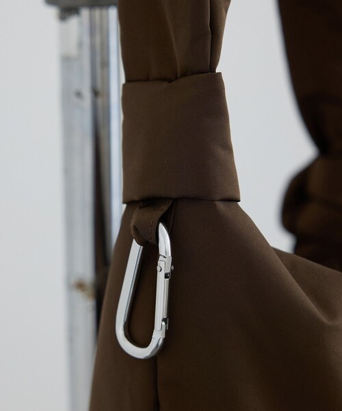 ADAM ET ROPE'(アダムエロペ)の「【WEB限定】撥水ノットショルダー(ショルダーバッグ・レディース・ブラック/ブラウン・F)」の12枚目の写真