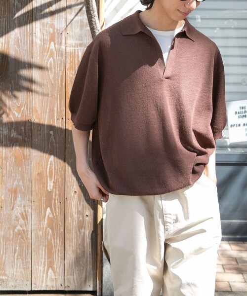 URBAN RESEARCH DOORS(アーバンリサーチドアーズ)の「FORK&SPOON リネンブレンドスキッパーニット(ニット/セーター・メンズ・LIGHTBLUE/BROWN/BLACK・4/5)」の2枚目の写真