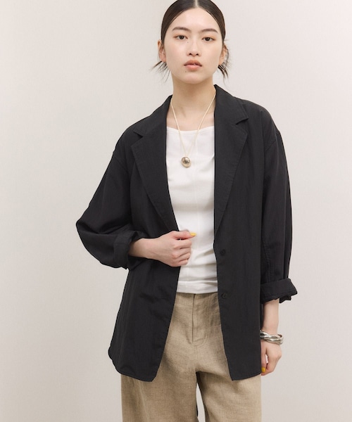 ADAM ET ROPE'（アダムエロペ）の「【一部WEB限定カラー】シャツジャケット（テーラードジャケット・レディース・ブラック/オフホワイト/ダークブラウン・36/38）」の3枚目の写真