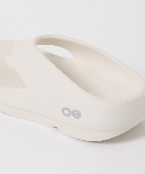 URBAN RESEARCH DOORS（アーバンリサーチドアーズ）の「OOFOS　OORIGINAL+（サンダル・レディース・CHALK/BLACK/MINT/DRIFTWOOD・5/6/7/8）」の7枚目の写真