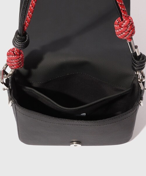 ADAM ET ROPE'（アダムエロペ）の「【URU/ウル】LEATHER BAG（ショルダーバッグ・メンズ・レッド・F）」の9枚目の写真