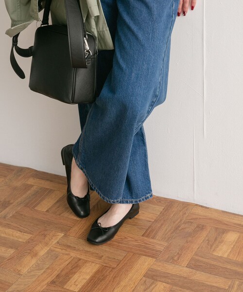 URBAN RESEARCH DOORS(アーバンリサーチドアーズ)の「やわらかバレエシューズ(バレエシューズ・レディース・SILVER/LEMON/BLACK・36/37/38)」の1枚目の写真