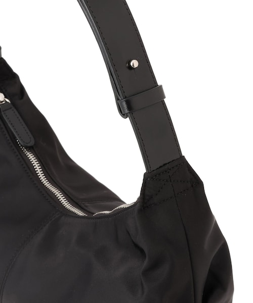 ADAM ET ROPE'（アダムエロペ）の「【NOTHING WRITTEN（ナッシングリトゥン）】HT NYLON SHOULDER BAG（ショルダーバッグ・レディース・ブラック/ホワイト系・F）」の20枚目の写真