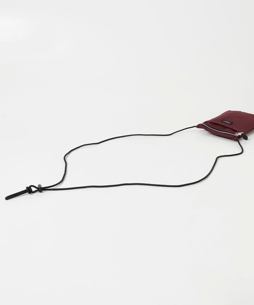 URBAN RESEARCH DOORS(アーバンリサーチドアーズ)の「STANDARD SUPPLY SLING PURSE M(ショルダーバッグ・メンズ・BORDEAUX・One)」の7枚目の写真