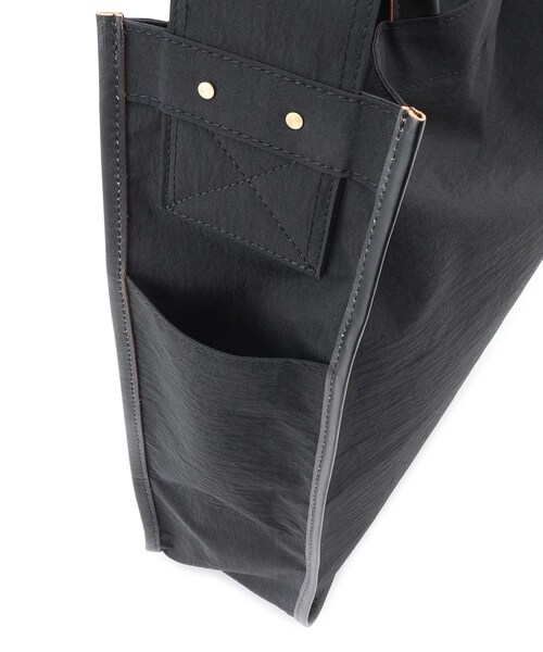 ADAM ET ROPE'（アダムエロペ）の「【texnh/テクネ】MAGAZINE（トートバッグ・メンズ・ブラック・F）」の6枚目の写真