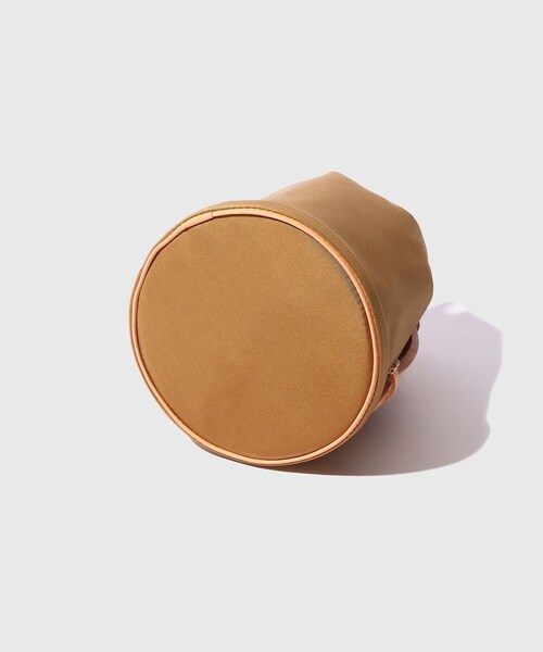 ADAM ET ROPE'（アダムエロペ）の「【AURALEE/オーラリー】CORDURA NYLON SMALL SHOULDER BAG MADE BY AETA（ショルダーバッグ・メンズ・ブラック/ブラウン・F）」の13枚目の写真