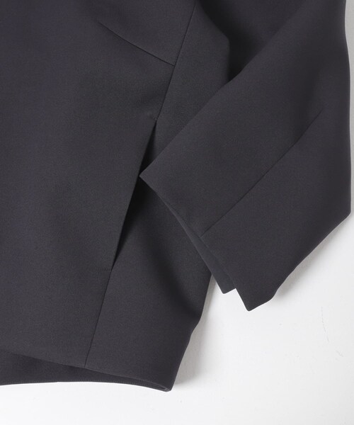 URBAN RESEARCH ROSSO（アーバンリサーチロッソ）の「『一部別注カラー』ELENDEEK　FORM SHORT COAT（ノーカラージャケット・レディース・別注O.WHT/別注NVY/MNT・Free）」の20枚目の写真