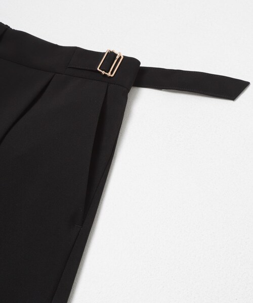URBAN RESEARCH ROSSO（アーバンリサーチロッソ）の「CHIGNON　ベルト付きワイドパンツ（その他パンツ・レディース・BLACK・36/38）」の16枚目の写真