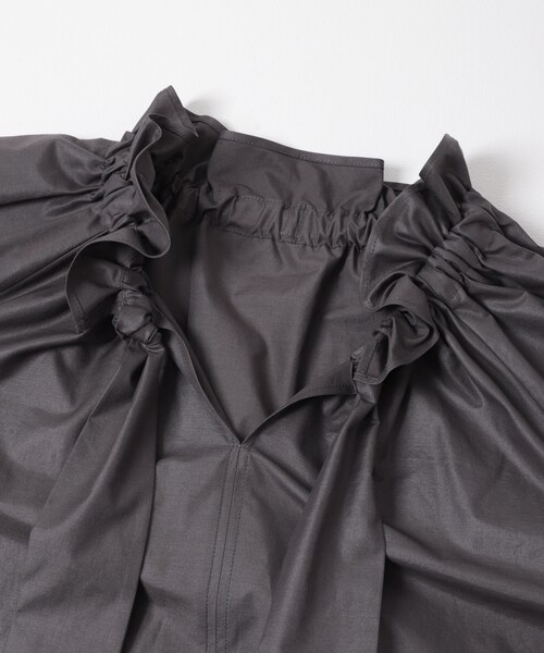 URBAN RESEARCH ROSSO（アーバンリサーチロッソ）の「フリルネックシャツブラウス（シャツ/ブラウス・レディース・WHITE/L/PURPLE/CHARCOAL・Free）」の8枚目の写真