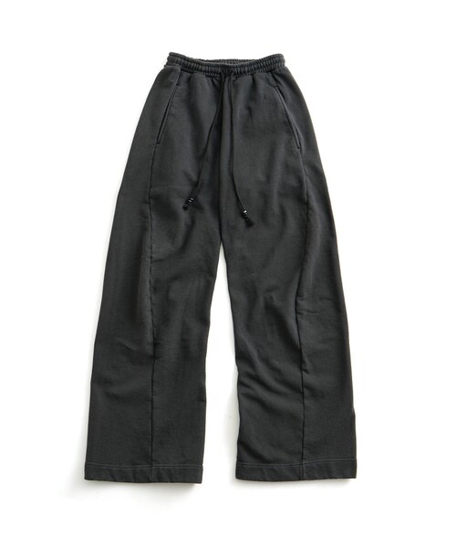 ADAM ET ROPE'（アダムエロペ）の「【NVRFRGT/ネヴァーフォーゲット】 3D TWISTED LOUNGE WIDE PANTS（その他パンツ・メンズ・ブラック/レンガ・1/2）」の2枚目の写真