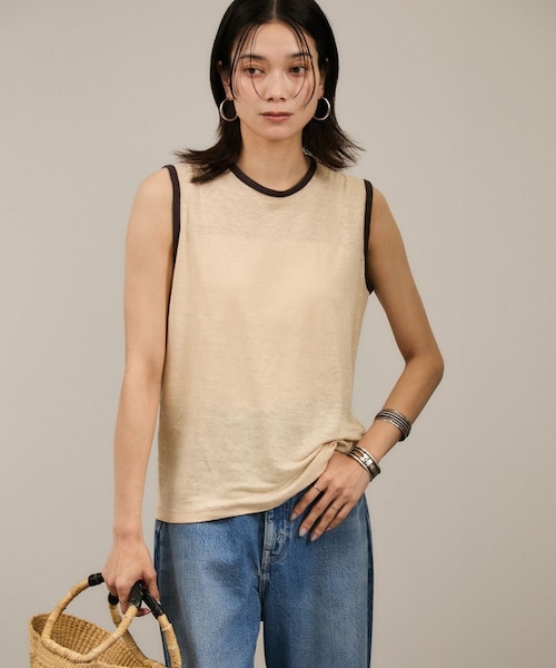 ADAM ET ROPE'(アダムエロペ)の「【J'aDoRe・店舗限定】【Batoner(バトナー) for SALON】別注リネンリンガーノースリーブ(タンクトップ・レディース・ホワイト系/ベージュ系/サックス・F)」の4枚目の写真