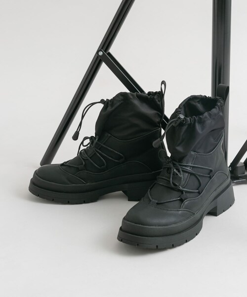 KBF（ケイビーエフ）の「タンクソールワークブーツ（ブーツ・レディース・BLACK/BEIGE・23.5/24/24.5）」の17枚目の写真