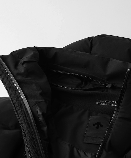 ADAM ET ROPE'(アダムエロペ)の「【DESCENTE ALLTERRAIN/デサント オルテライン】MIZUSAWA DOWN OVERSIZED JACKET MOUNTAINEER(ダウンジャケット/コート・メンズ・ブラック・L/M/S/XL/XXL)」の14枚目の写真