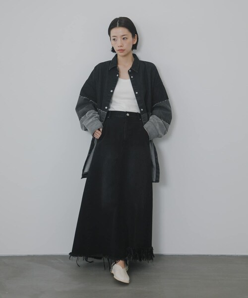 KBF(ケイビーエフ)の「アシメフリンジデニムスカート(デニムスカート・レディース・L.BLUE/BLACK・One)」の8枚目の写真