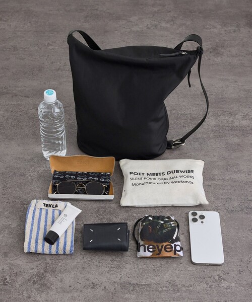 ADAM ET ROPE'(アダムエロペ)の「【WEB限定】マルチWAY撥水ボンサック(ショルダーバッグ・レディース・ブラック・F)」の7枚目の写真