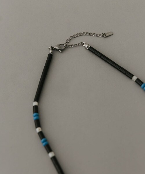 SMELLY（スメリー）の「ステンレスカラービースネックレス（ネックレス・メンズ・BK/BL・-）」の3枚目の写真