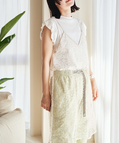 VIS（ビス）の「スパンコールキャミワンピース（ワンピース・レディース・ブラック系/ベージュ系・F）」の2枚目の写真