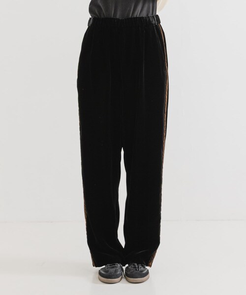 URBAN RESEARCH(アーバンリサーチ)の「サイドラインベロアイージーパンツ(その他パンツ・レディース・BROWN/BLACK・36/38)」の12枚目の写真
