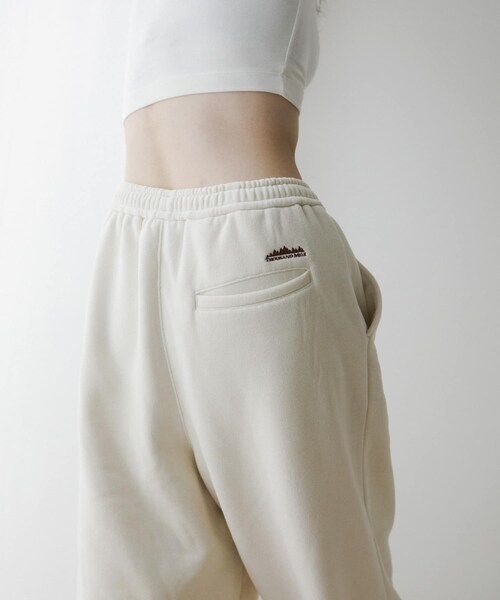 URBAN RESEARCH(アーバンリサーチ)の「『別注』THOUSAND MILE×URBAN RESEARCH KNIT FREECE LONG PANTS(その他パンツ・レディース・OFF WHITE/BORDEAUX/BLACK・M/L)」の6枚目の写真