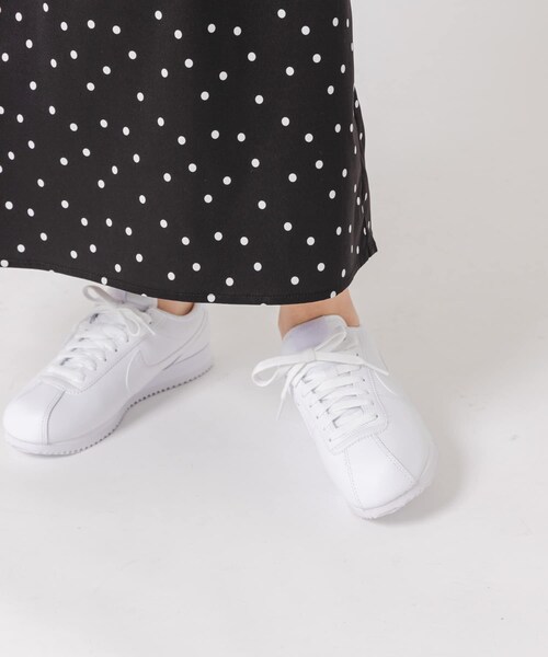 URBAN RESEARCH Sonny Label（アーバンリサーチサニーレーベル）の「NIKE　ウィメンズコルテッツ（スニーカー・レディース・WHITE/WHITE/RED・23/23.5/24）」の4枚目の写真