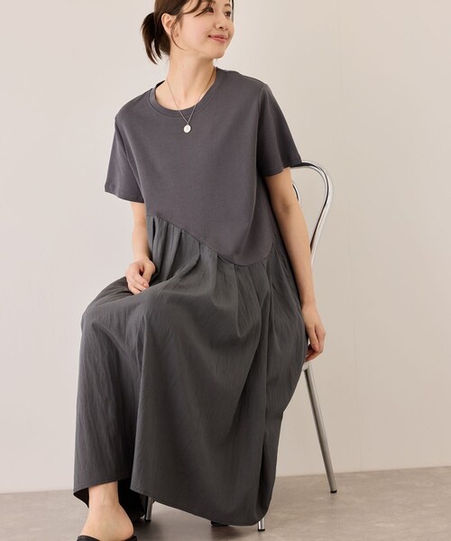 Jayro(ジャイロ)の「ジャージーアシメ切替ワンピース(ワンピース・レディース・ブラック/チャコール・F)」の18枚目の写真