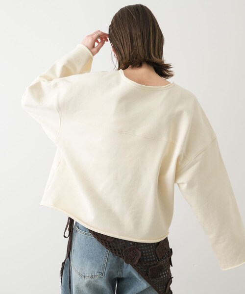 SENSE OF PLACE by URBAN RESEARCH（センスオブプレイスバイアーバンリサーチ）の「Vネックルーズスウェット（スウェット・レディース・OFF WHITE/CORAL/BLACK・one）」の8枚目の写真